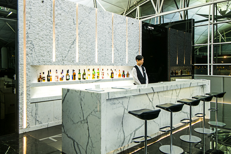 cathay pacific lounge experience