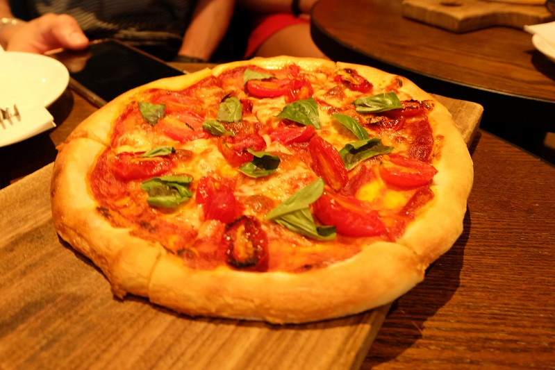HK Food - Western - Aberdeen St Social - Flatbread pizza