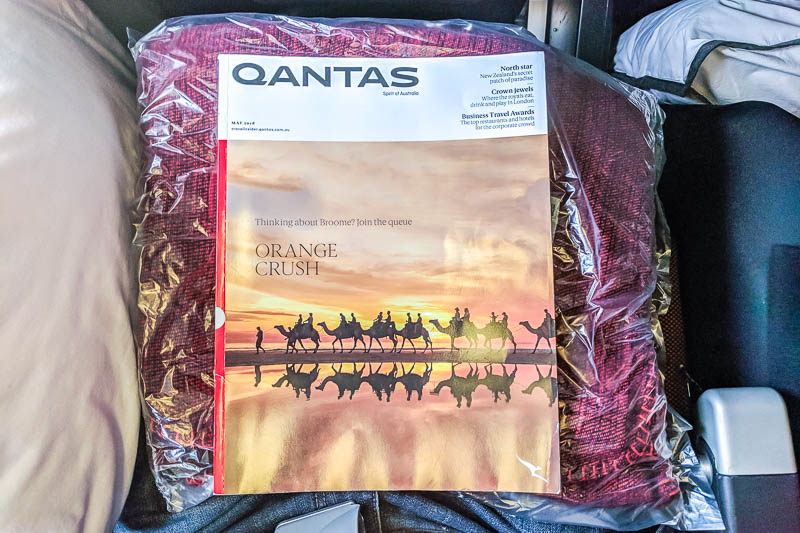 qantas economy class santiago sydney