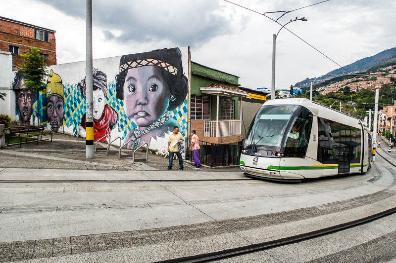 street art ayacucho tram medellin