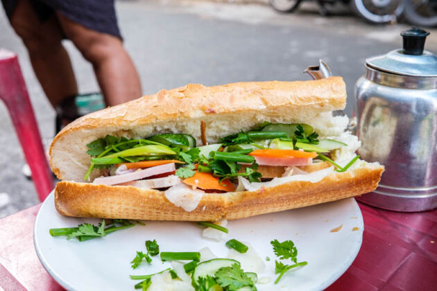 bánh mì hòa mã district 3