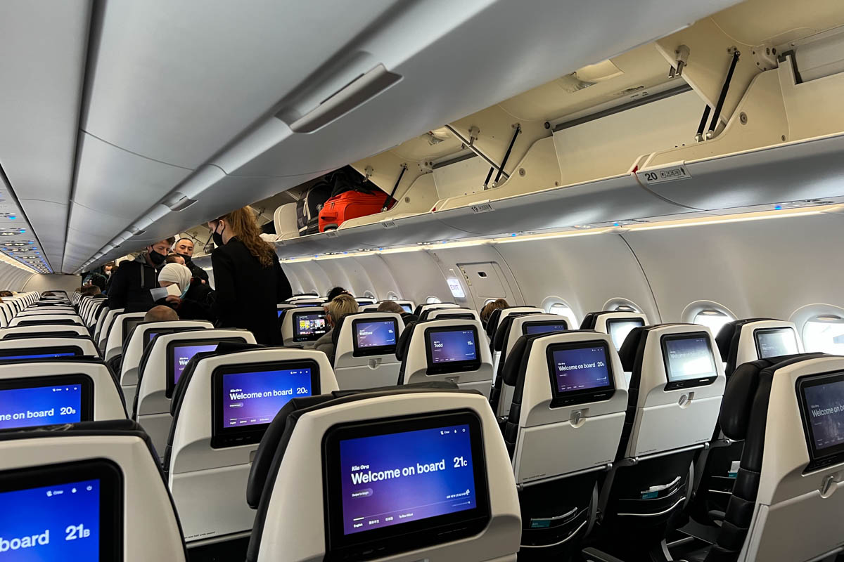flying air new zealand economy class from sydney to auckland