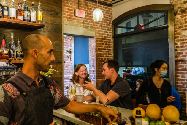 honolulu food guide where to eat fête chinatown