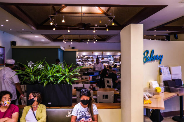liliha bakery ala moana