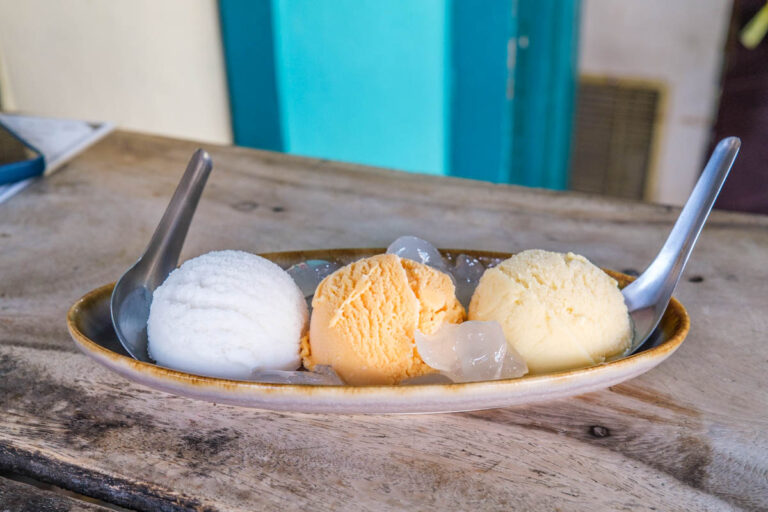 Natthaphon Coconut Ice Cream, Phra Nakhon