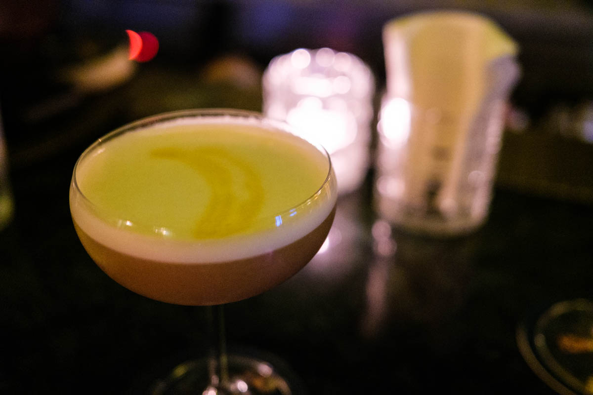 vesper cocktail bar silom