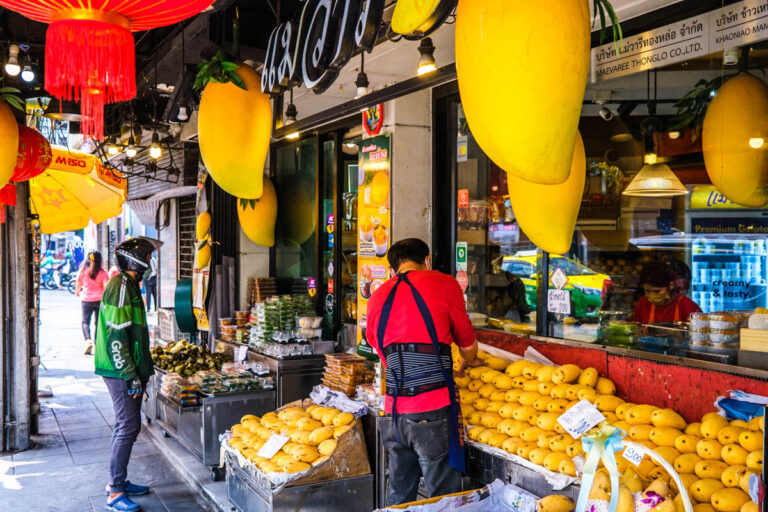 Mae Varee Mango Sticky Rice, Watthana