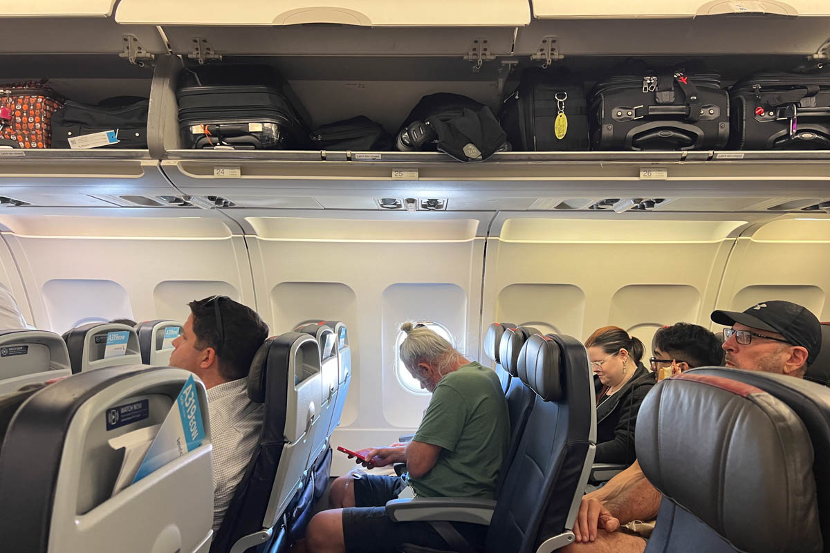flying american airlines economy class from phoenix to san francisco