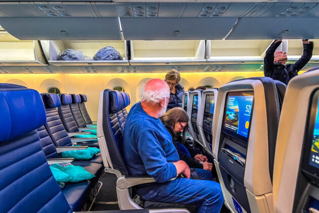 flying united airlines economy class from san francisco to melbourne