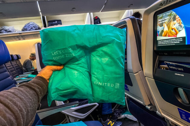 flying united airlines economy class from san francisco to melbourne