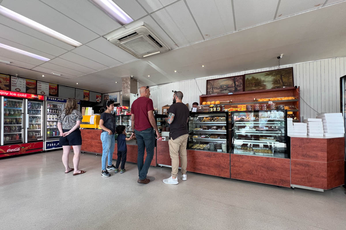 barry road hot bread and cake shop campbellfield