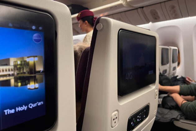 flying qatar airways economy class from melbourne to qatar