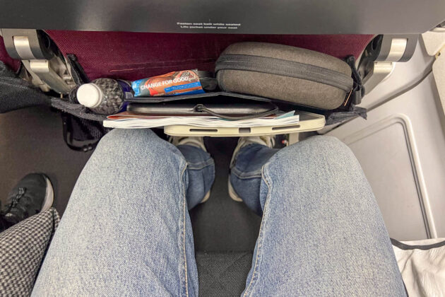 flying qantas economy class from singapore to melbourne