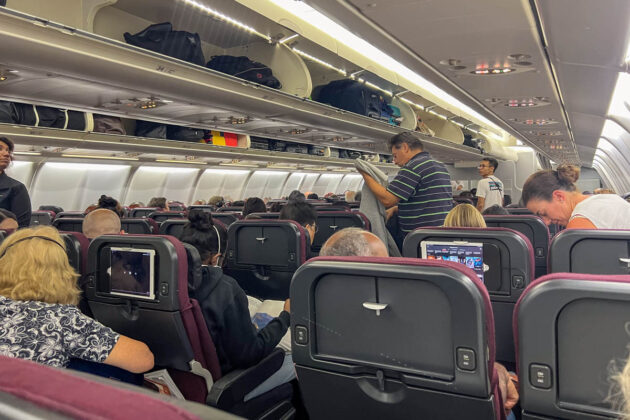 flying qantas economy class from singapore to melbourne