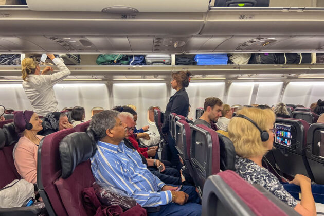 flying qantas economy class from singapore to melbourne