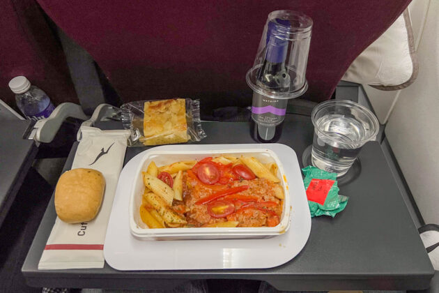 flying qantas economy class from singapore to melbourne