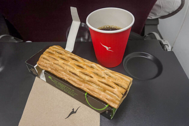 flying qantas economy class from singapore to melbourne