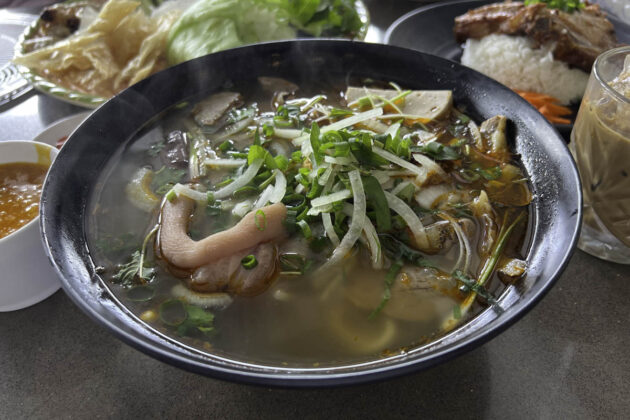bun bo hue song huong 越香 springvale