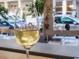 fysika natural wine bar athens
