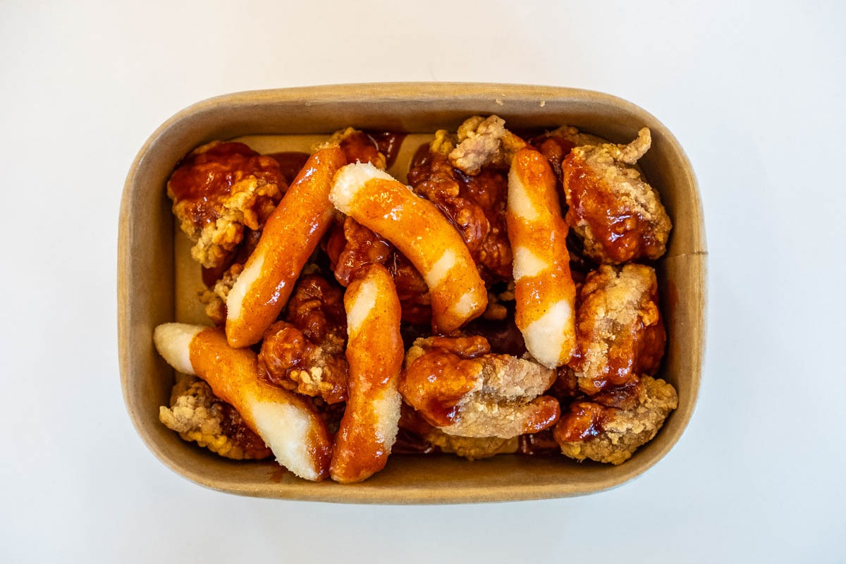 korean fried chicken and tteokbokki at mr bap kensington