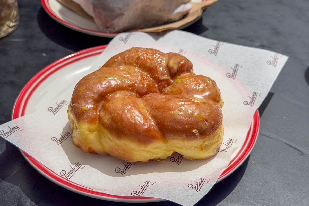 panaderia serai calamansi donut