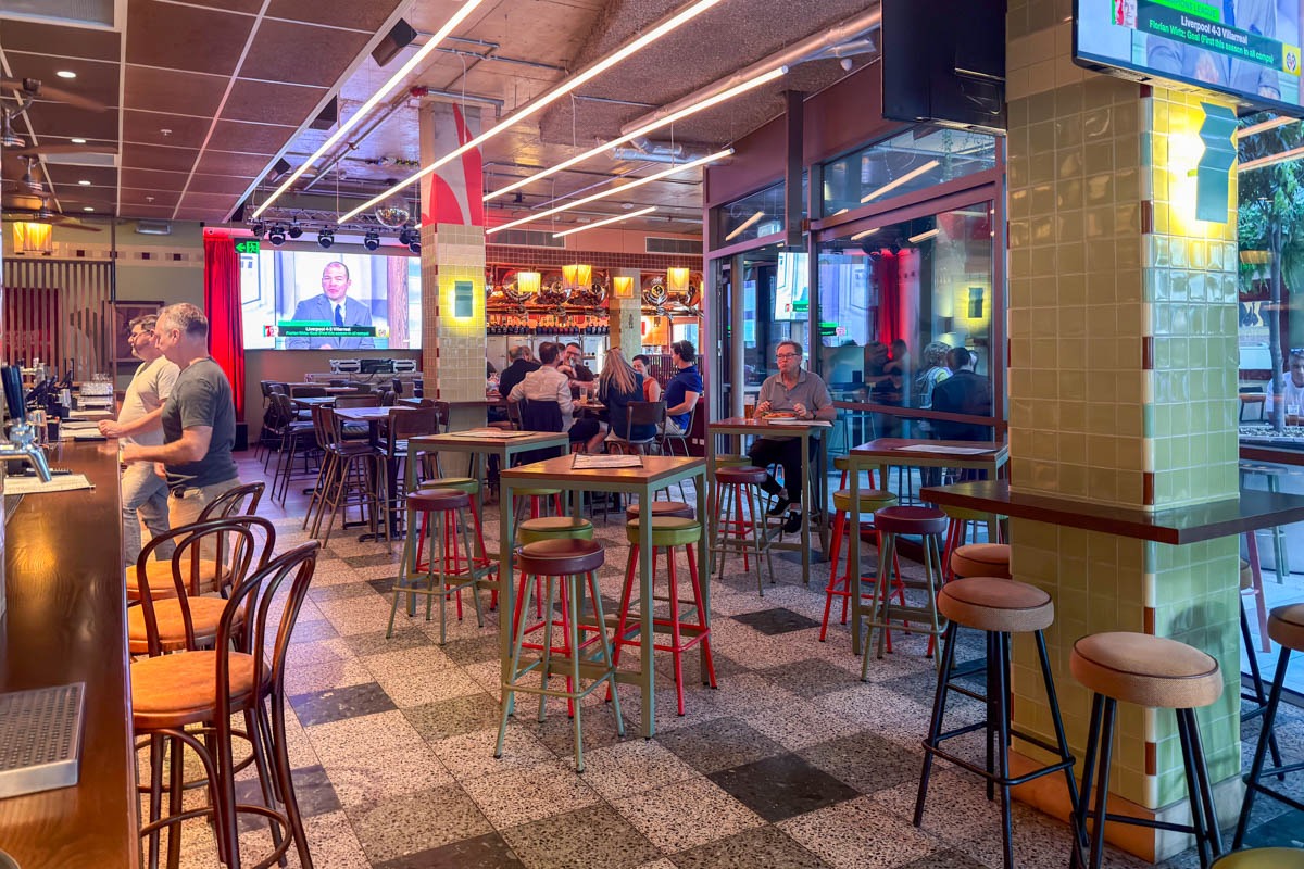 the waterside hotel public bar